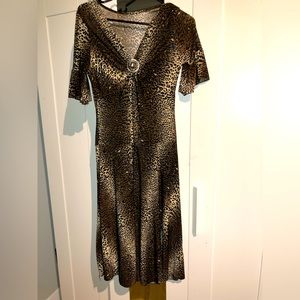 80s Leopard Dress. The perfect dress. Colors: brown beige black Size: L